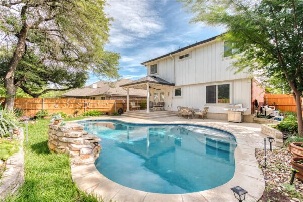 8325 Osborne Dr, Austin