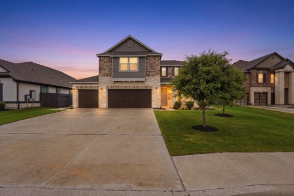1515 Foxglove Dr, Lockhart