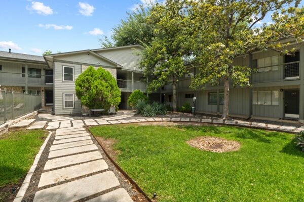 2303 East Side Dr #211, Austin