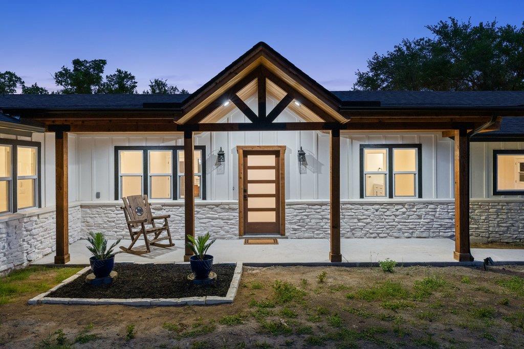 20100 Siesta Shores Dr, Spicewood, TX 78669