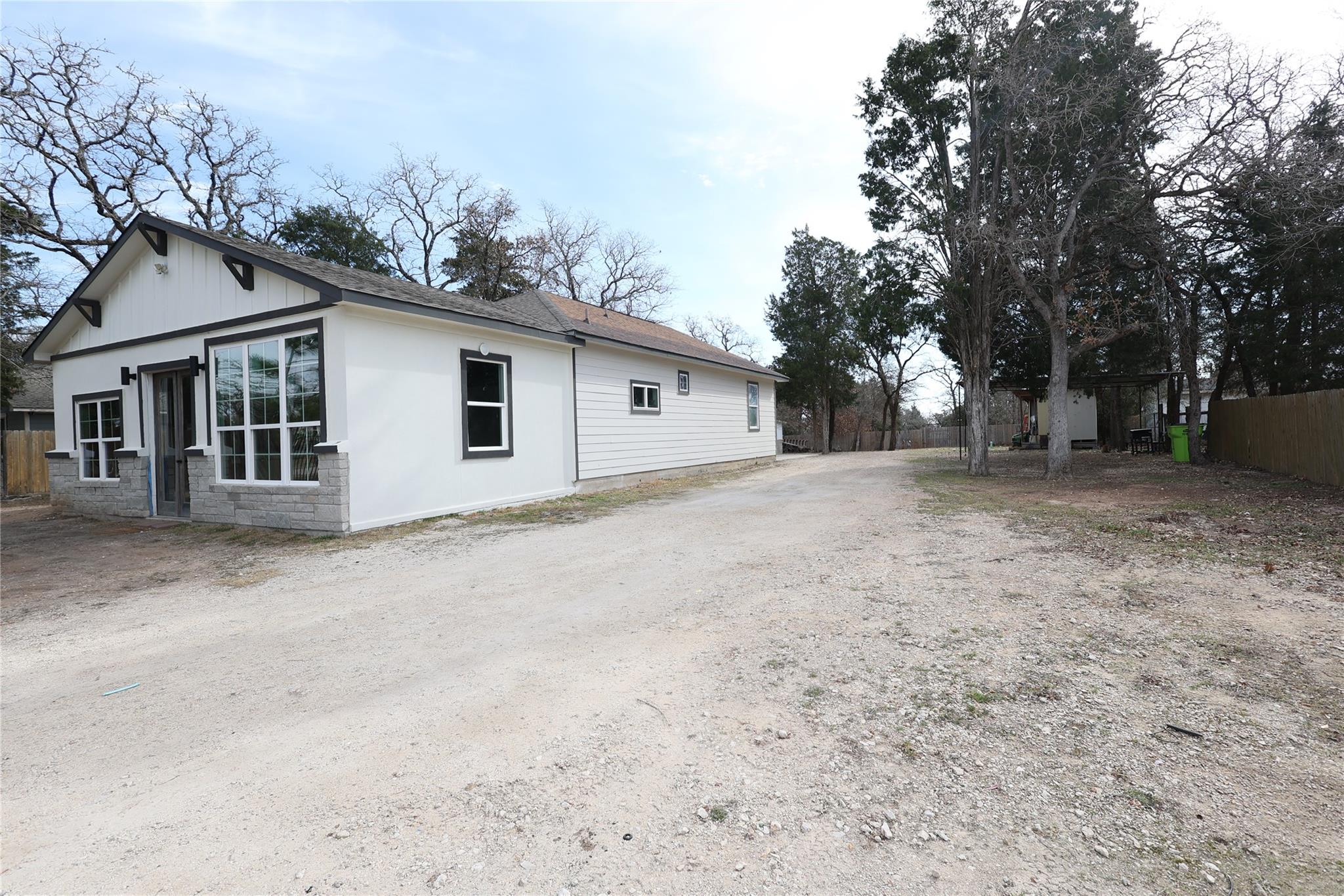 250 La Selva Dr, Elgin, TX 78621