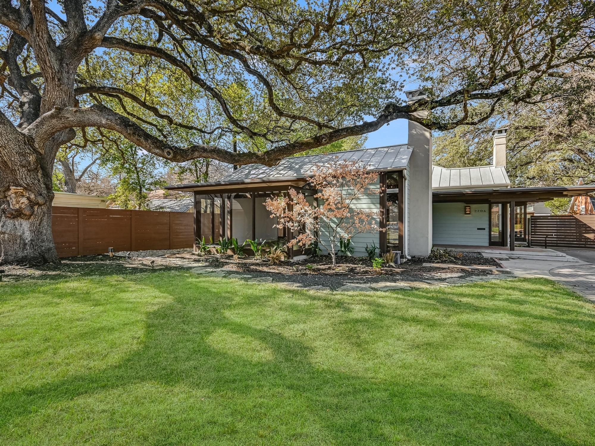 2704 Oakhurst Ave, Austin, TX 78703