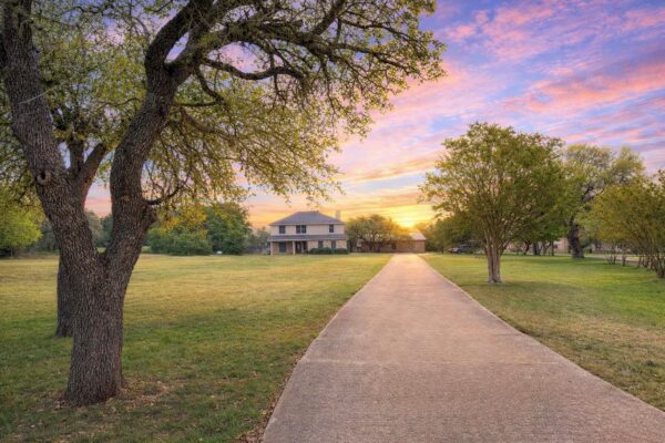 311 Oak Forest Cv, Buda