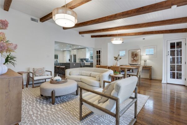 2908 Perry Ln, Austin