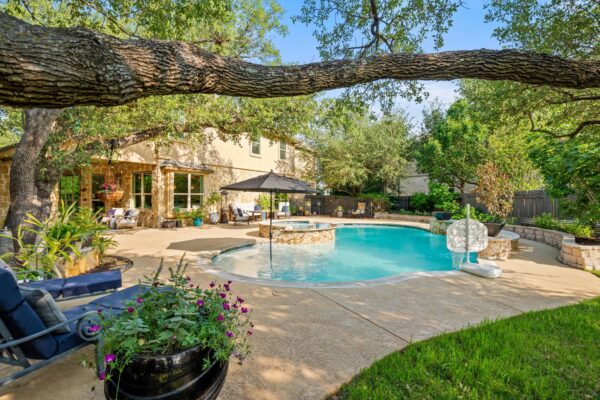 300 Apache Dr, Cedar Park
