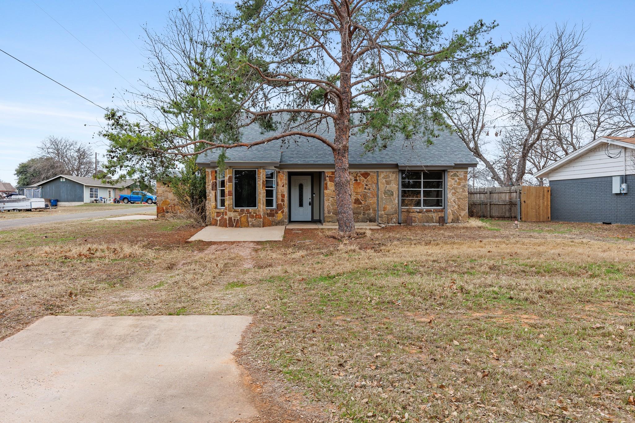 400 N River Oaks Dr, Burnet, TX 78611