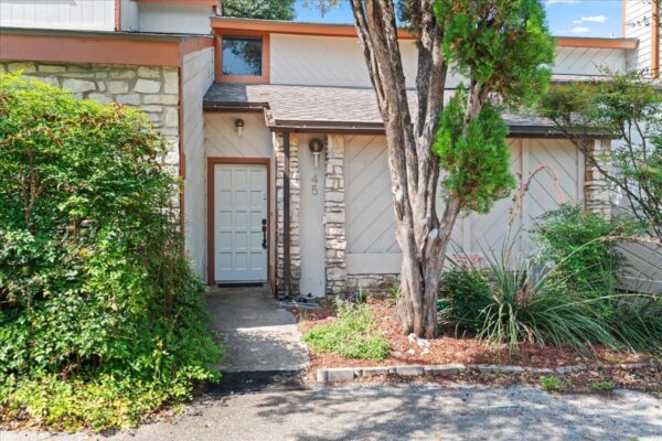 45 Cypress Fairway Vlg, Wimberley
