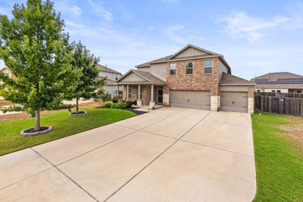 136 Copper Ln, Kyle
