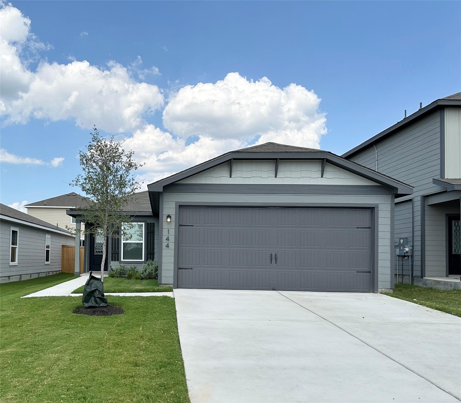 144 Morrison Dr, Jarrell, TX 76537