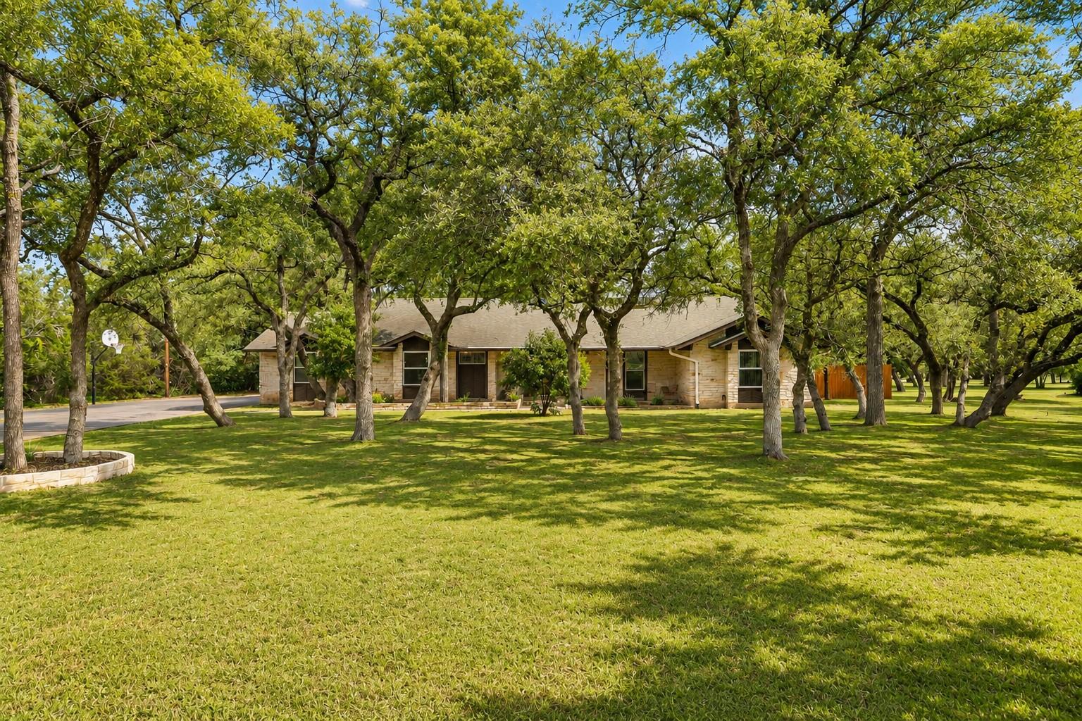 136 Valley View Rd, Georgetown, TX 78633