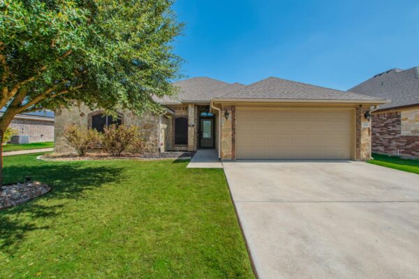 2105 Briar Hollow Dr, Temple