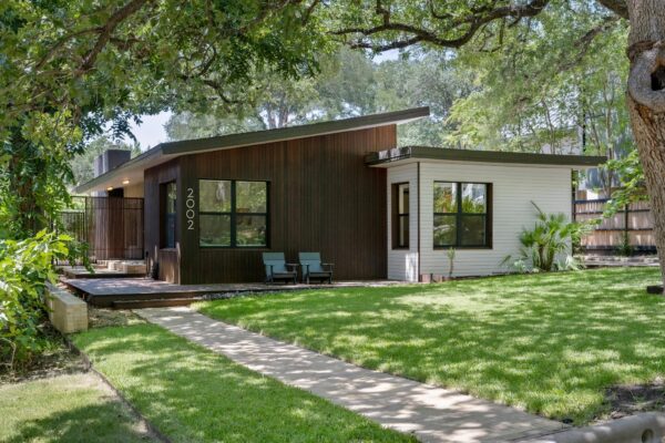 2002 Meadowbrook Dr, Austin