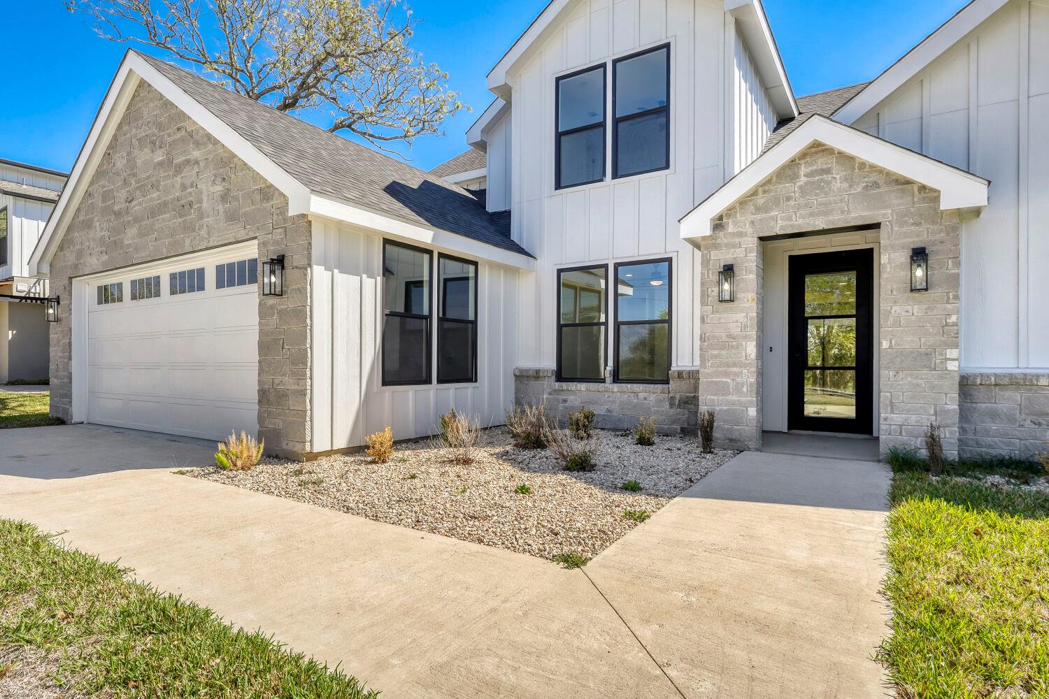 208 Ulupau Cir, Bastrop, TX 78602