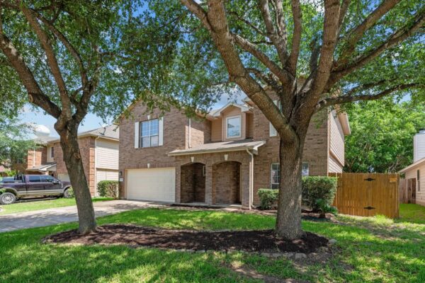 1404 Delia Chapa None, Hutto