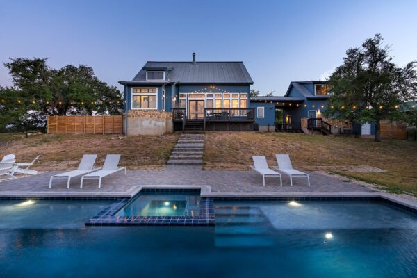 10512 Lake Park Dr, Dripping Springs