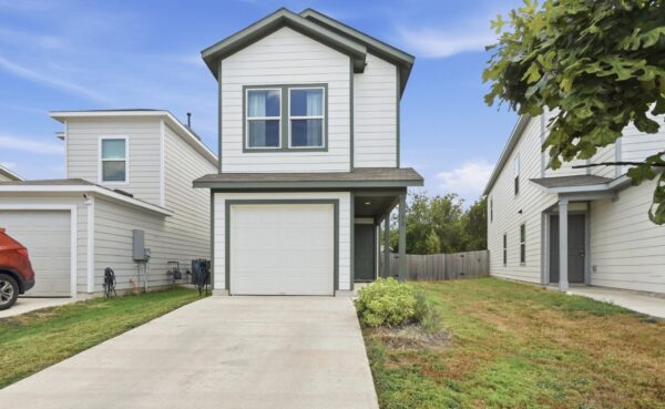 52 Trinity Cir, Lockhart