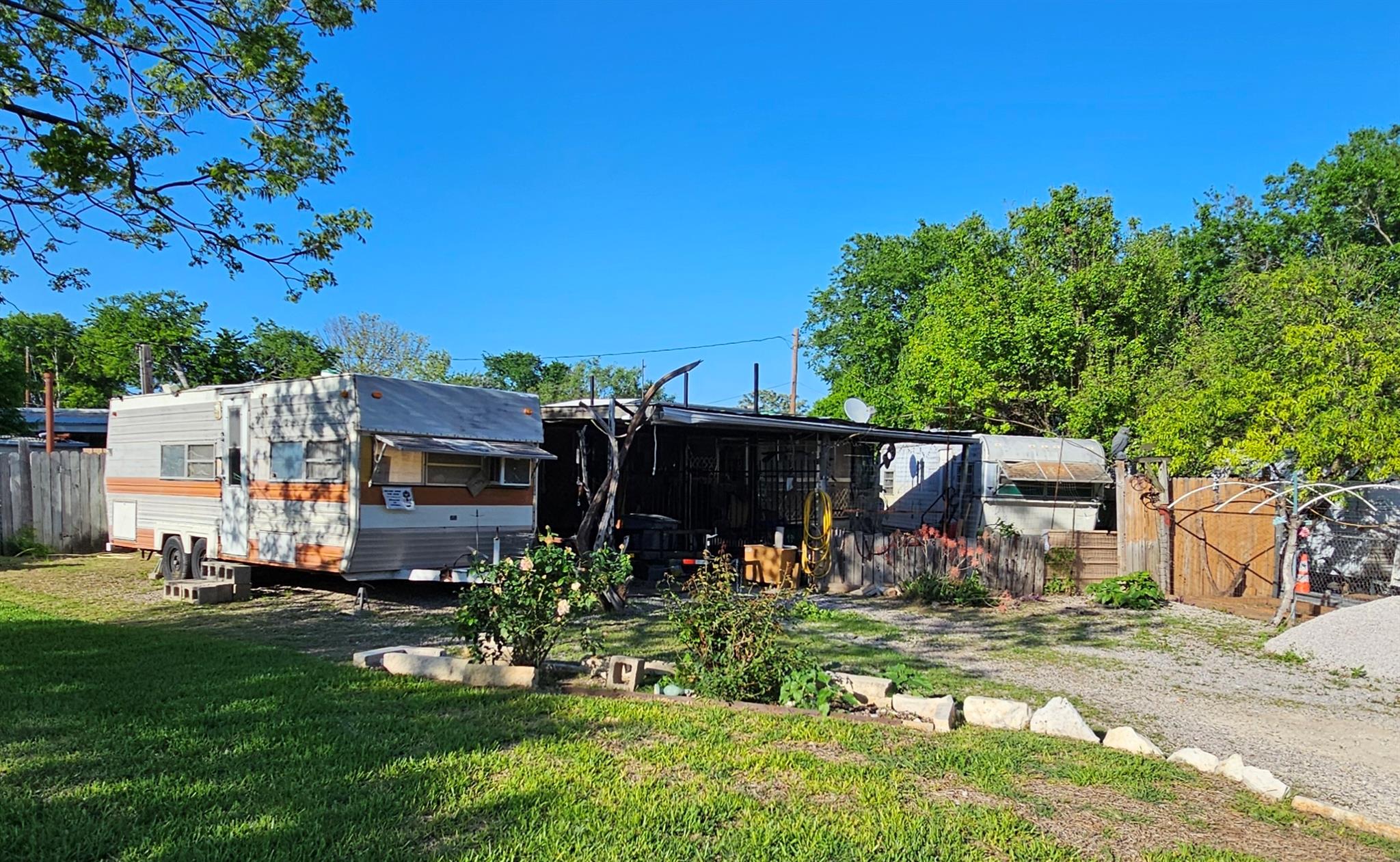 106 Walnut Dr, Austin, TX 78753