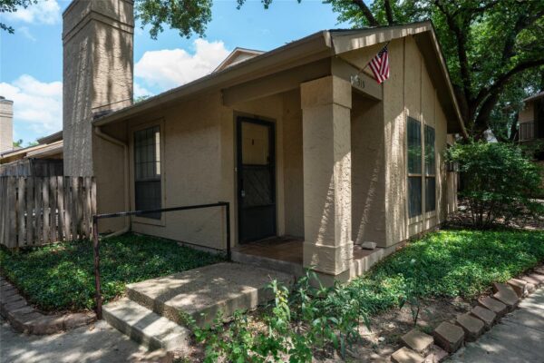 1202 Thorpe Ln #315, San Marcos