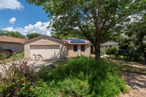 144 FALL CREEK Dr, Kyle