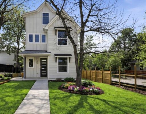 2301 E 10th St, Austin