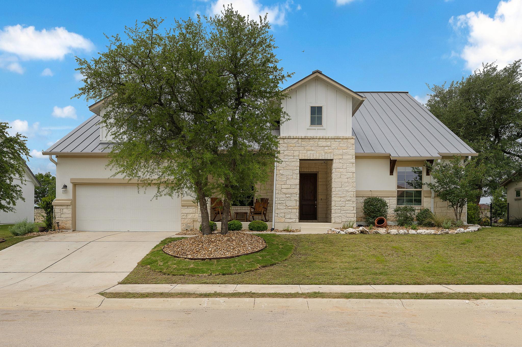 1905 Mazarro Dr, Leander