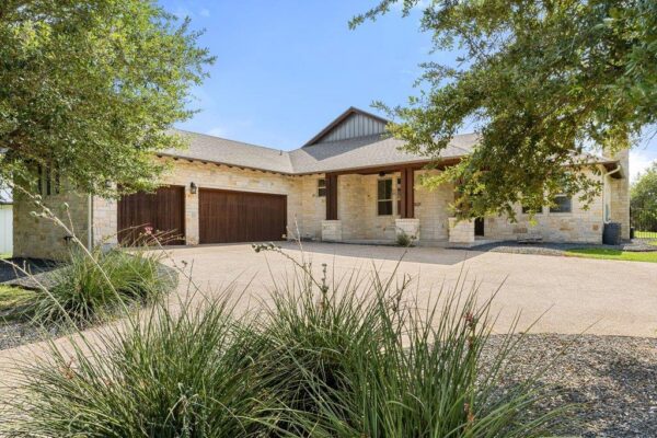 10183 Brangus Rd, Driftwood