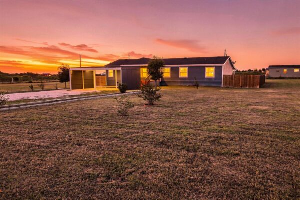 2709 County Road 463 None, Elgin