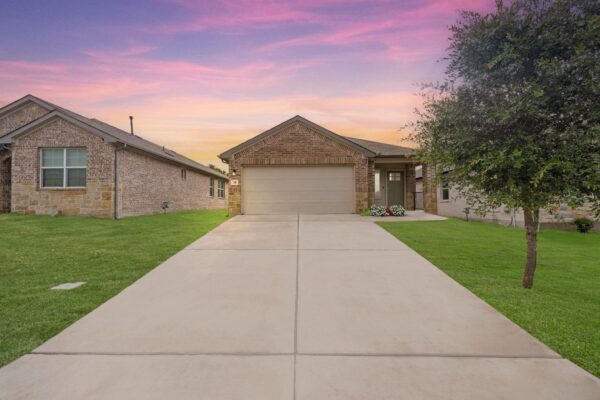158 Jayden Dr, Kyle