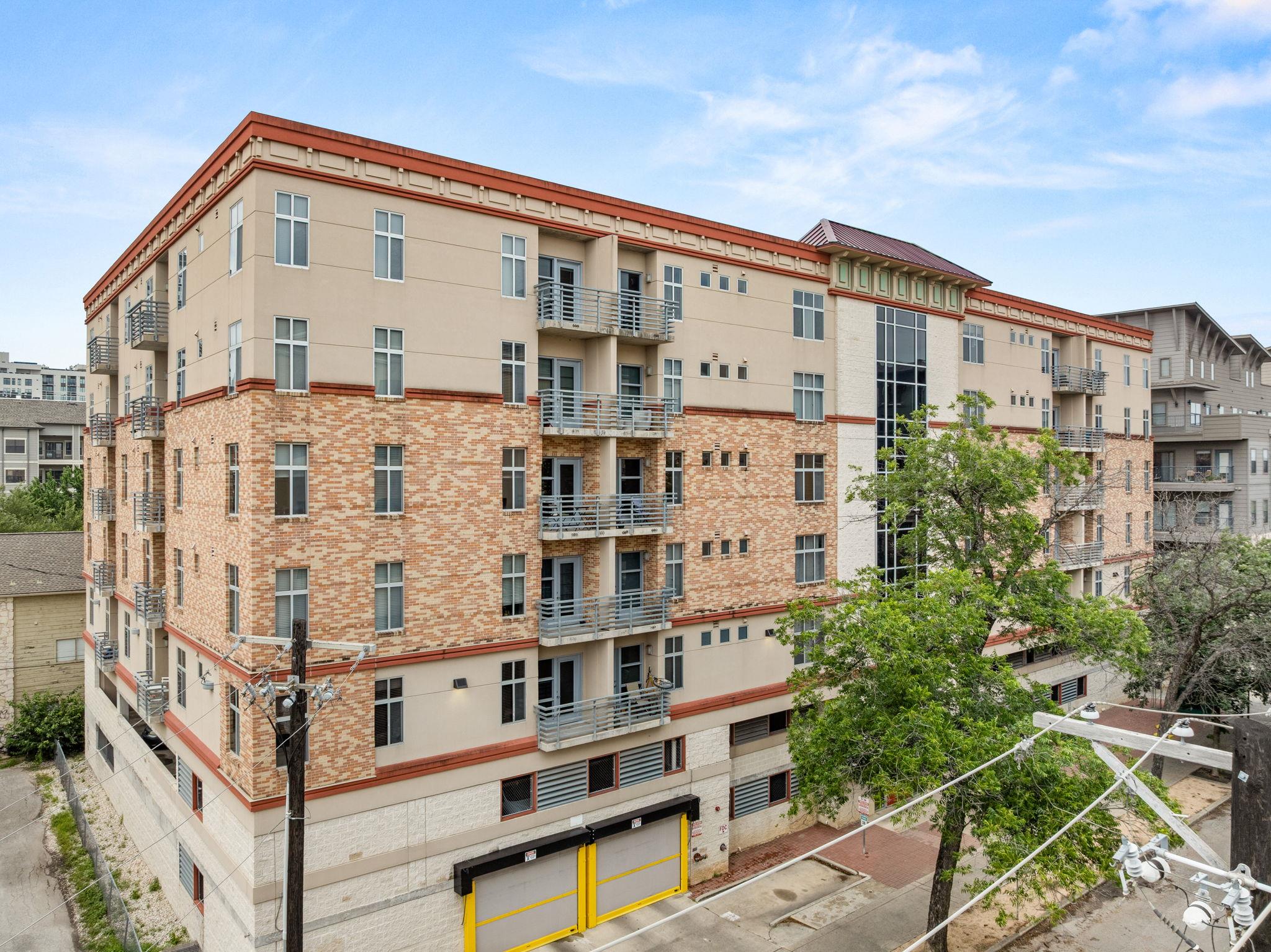 711 W 26th St #303, Austin, TX 78705