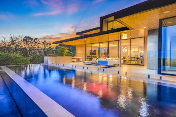 901 Terrace Mountain Dr, West Lake Hills
