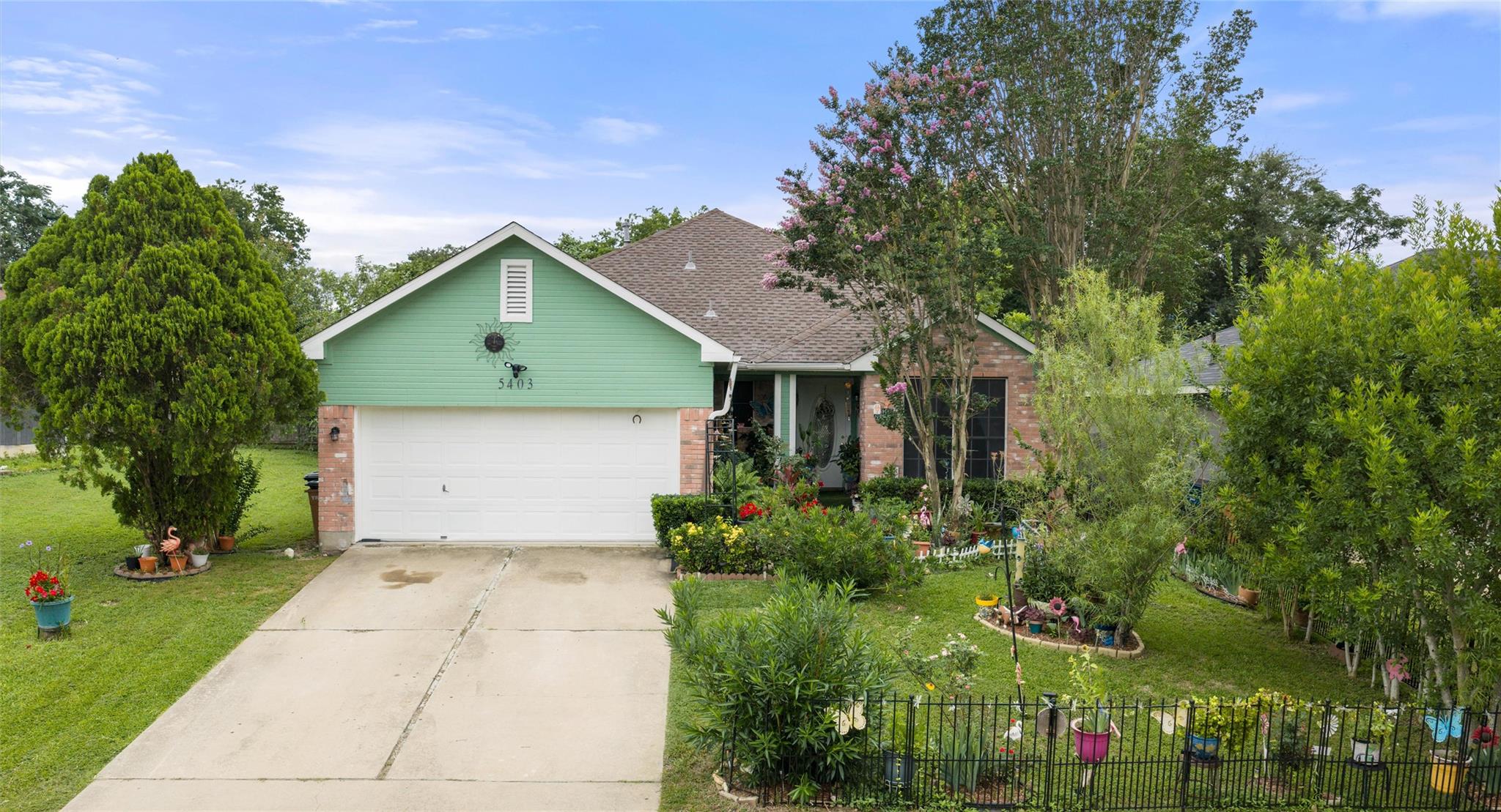 5403 LARK CREEK Dr, Austin, TX 78744