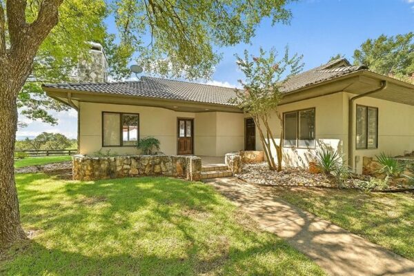 1607 Clubhouse Hill Dr, Spicewood
