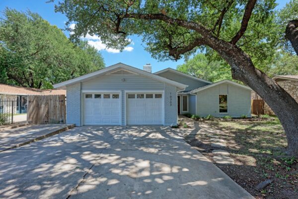 10303 Leaning Willow Dr, Austin