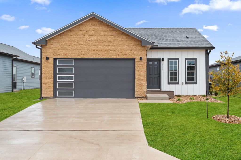 2029 Applewood Dr, Lockhart, TX 78644
