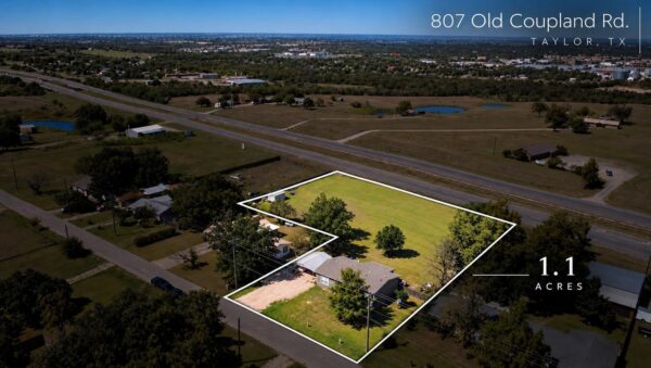807 Old Coupland Rd, Taylor