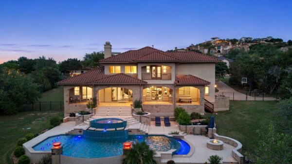 303 Bella Montagna Cir, Austin