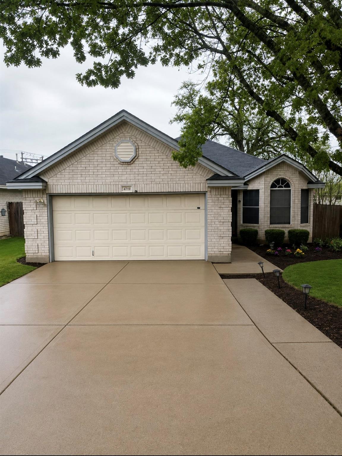 4719 CASTLEMAN Dr, Austin, TX 78725