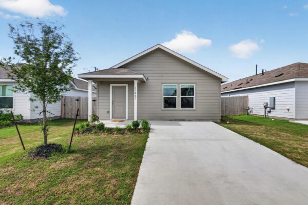 17801 Dockery Dr, Elgin