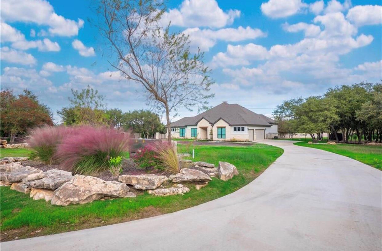 101 Gabriel Woods Dr, Georgetown, TX 78633
