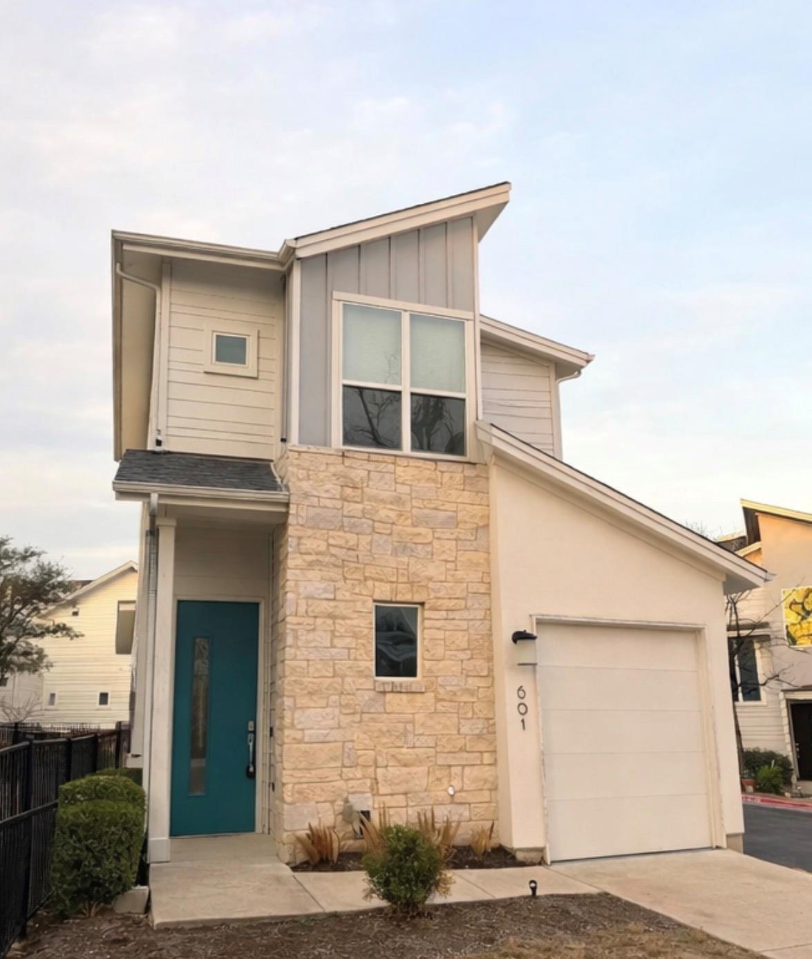 3108 E 51st St #601, Austin