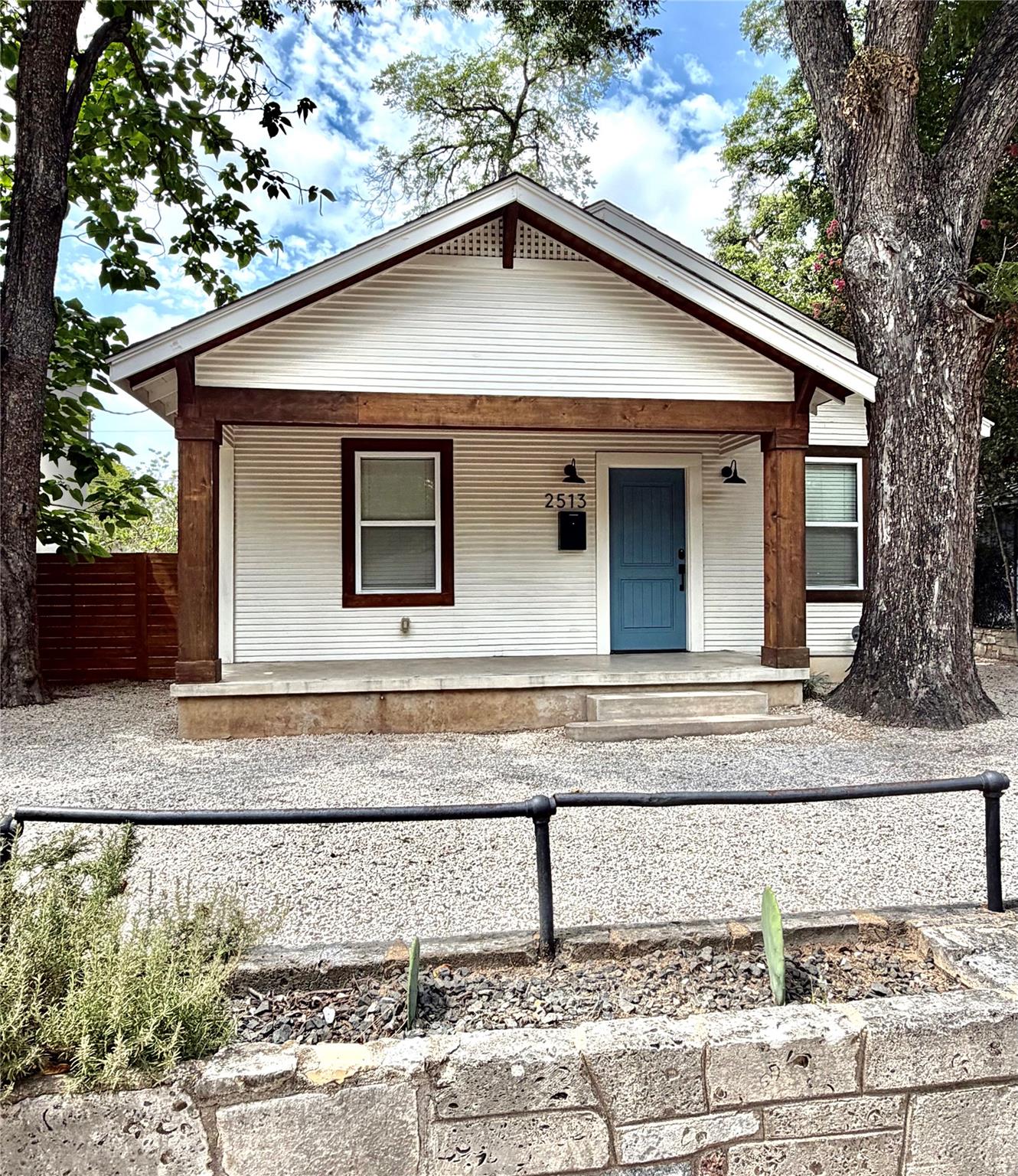 2513 E Cesar Chavez St, Austin, TX 78702