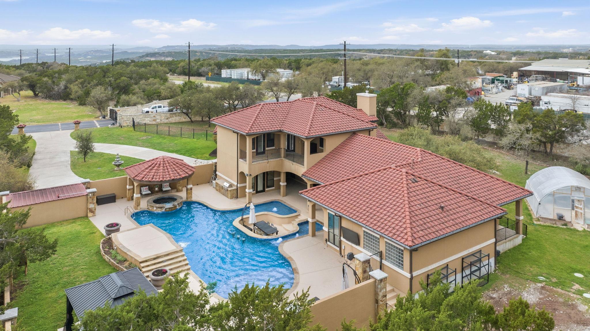1028 Villa Hill Dr, Leander