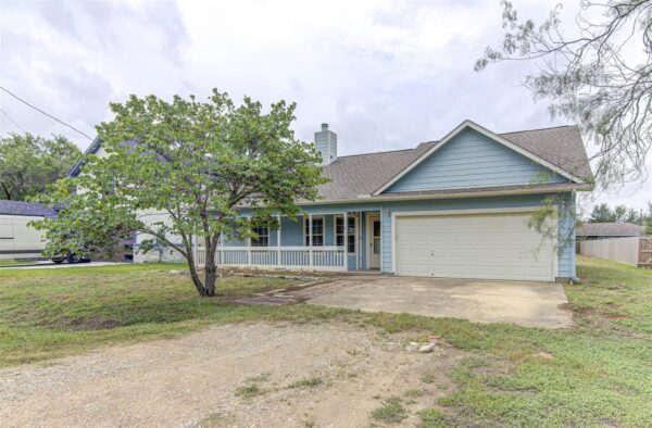 107 W Pauwela Ln, Bastrop