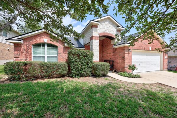 2412 Tumbling River Dr, Leander