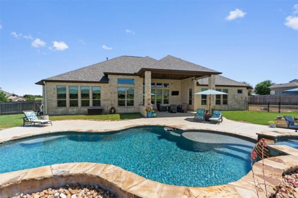 209 E Vienna Dr, Hutto