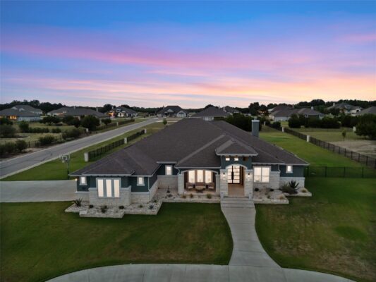 112 Honey Locust Cv, Leander