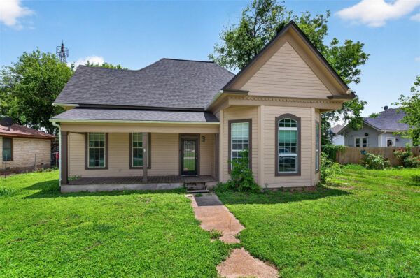 529 W Clark St, Bartlett