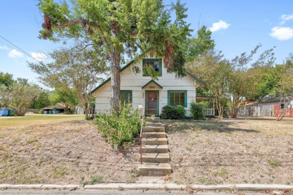 905 Kimbro St, Taylor