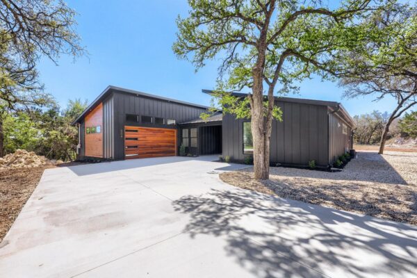 504 District Ln, Lago Vista