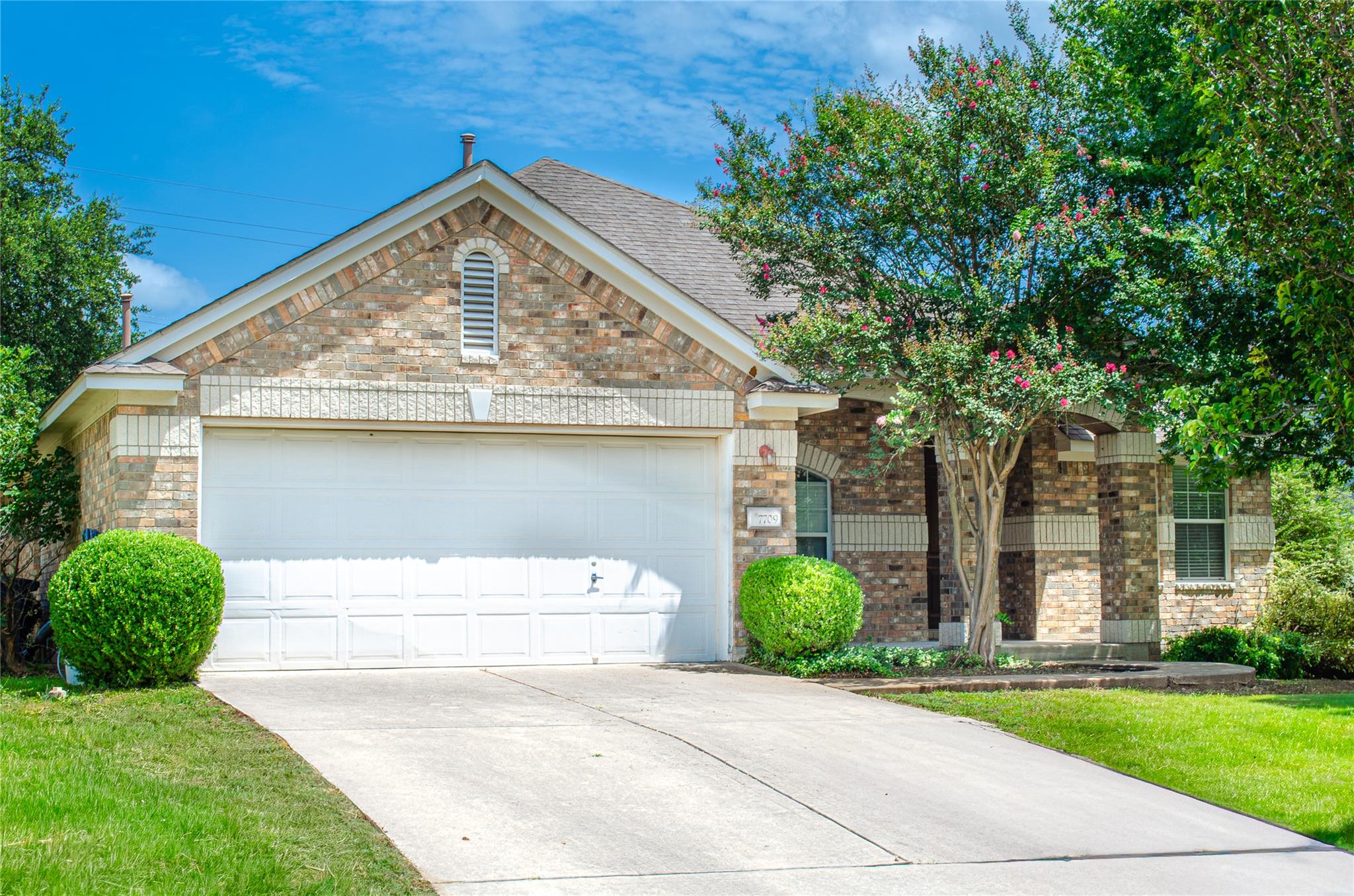 7709 Black Mountain Dr, Austin, TX 78736
